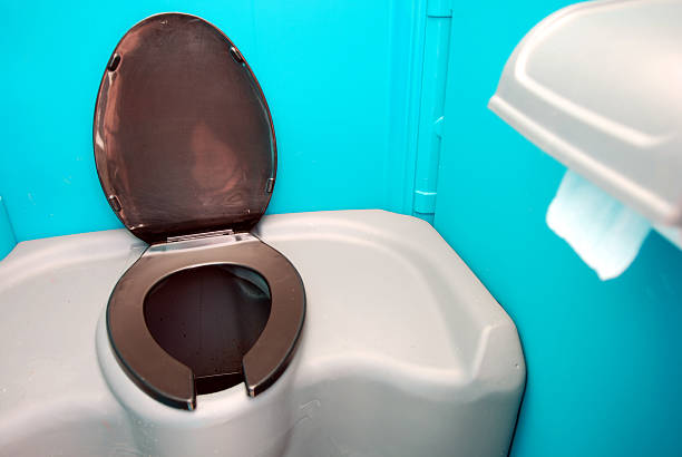Porta potty delivery and setup in Pymatuning Central, PA